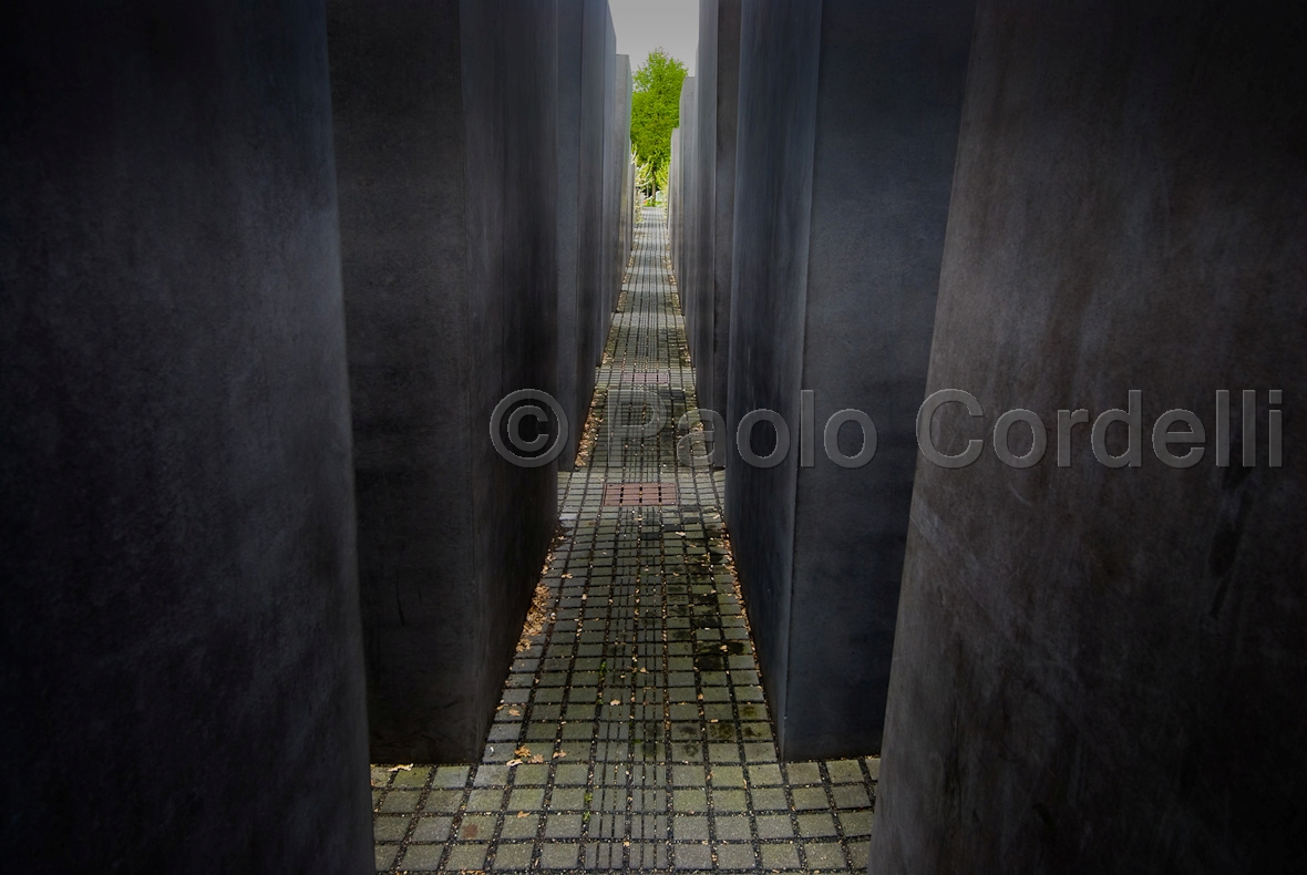 Holocaust Memorial, Berlin, Germany
(cod:Berlin 23)